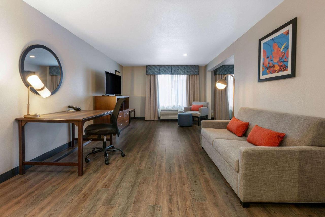 Hotel Wingate By Wyndham - Dfw North Irving Exterior foto